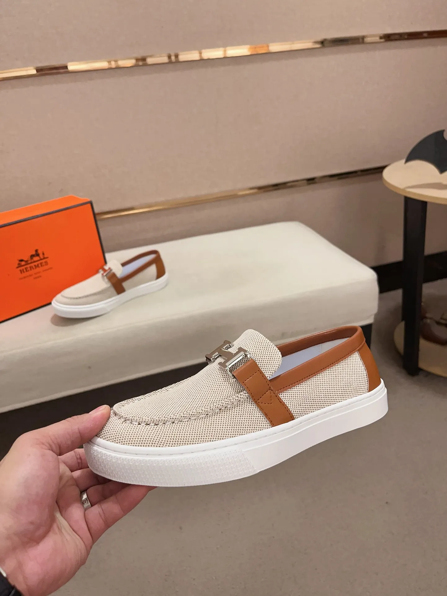 Men's clothing and shoes💰: 400💰《HERMES》【Classic Original Version】Hermès; Top 🔝 Purchasing Agency 🔍🔍Men's latest 🇺🇸 counter sales simultaneously, original ▲▲cowhide imported from Italy ▲▲Exquisite workmanship (Italian 🇮🇹Imported water-dyed 🐂cowhide lining) sole: original sole provided by the original factory, ⚠️exclusive double-layer activity·TPR·rubber·combined molded outsole; Code number: 38-44 (45/46 can be customized, non-refundable)